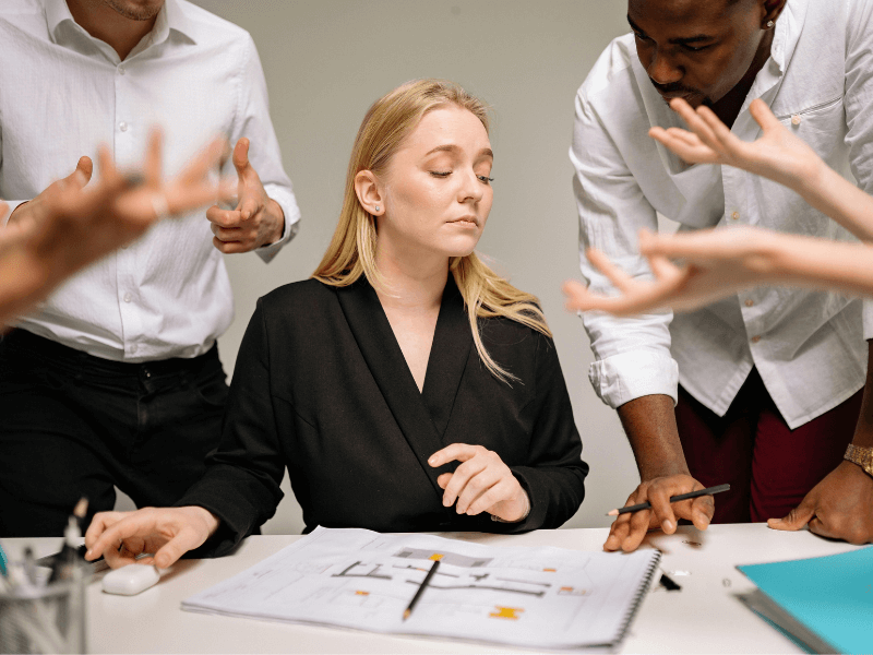 Como Escolher Produtos de Ticket Alto que Realmente Convertem (Guia Definitivo para Afiliados) autoridade do produtor em produtos high ticket